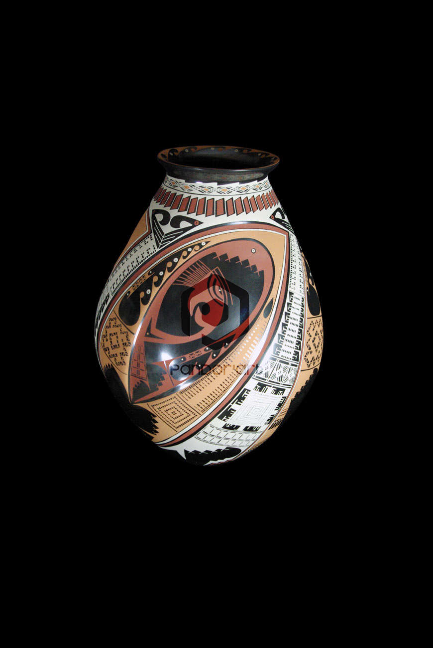 ceramique art mexicain mata ortiz vase couleurs sur fond noir