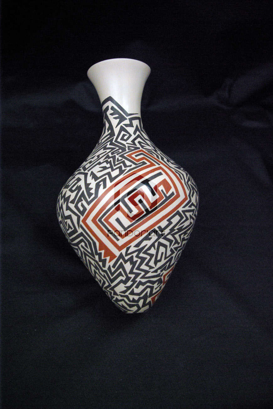 vase ceramique conique art mexicain mata ortiz